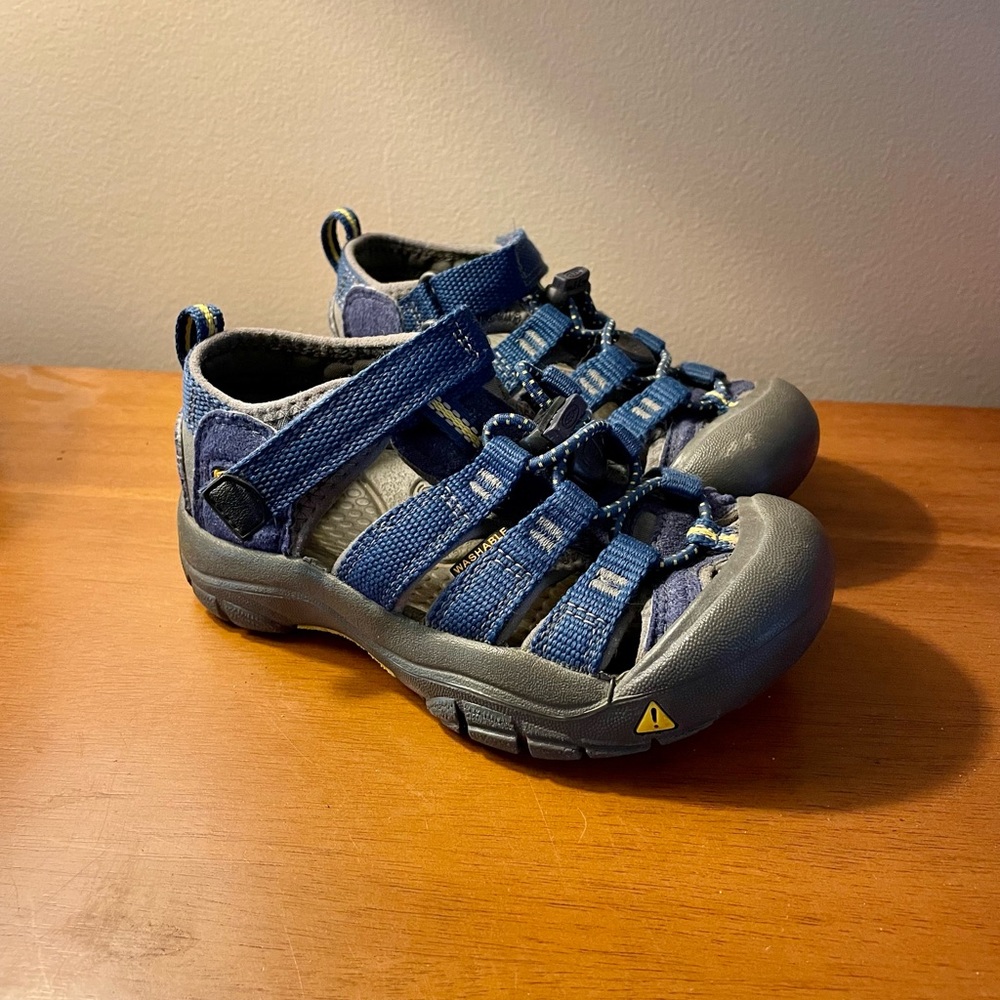 Toddler Boy Keens size 10